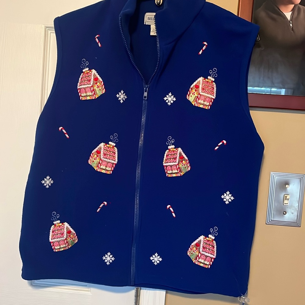BELLEpoint vintage women’s medium fleece embroidered vest